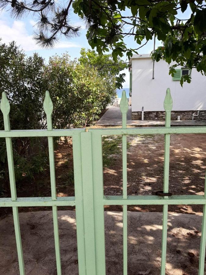 House Kokkalas On The Beach Pyrgadikia Exterior photo